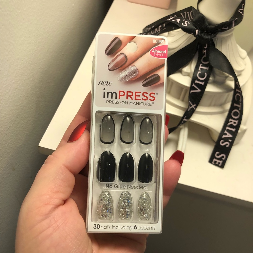 imPRESS NAILS - Picture 2 of 6